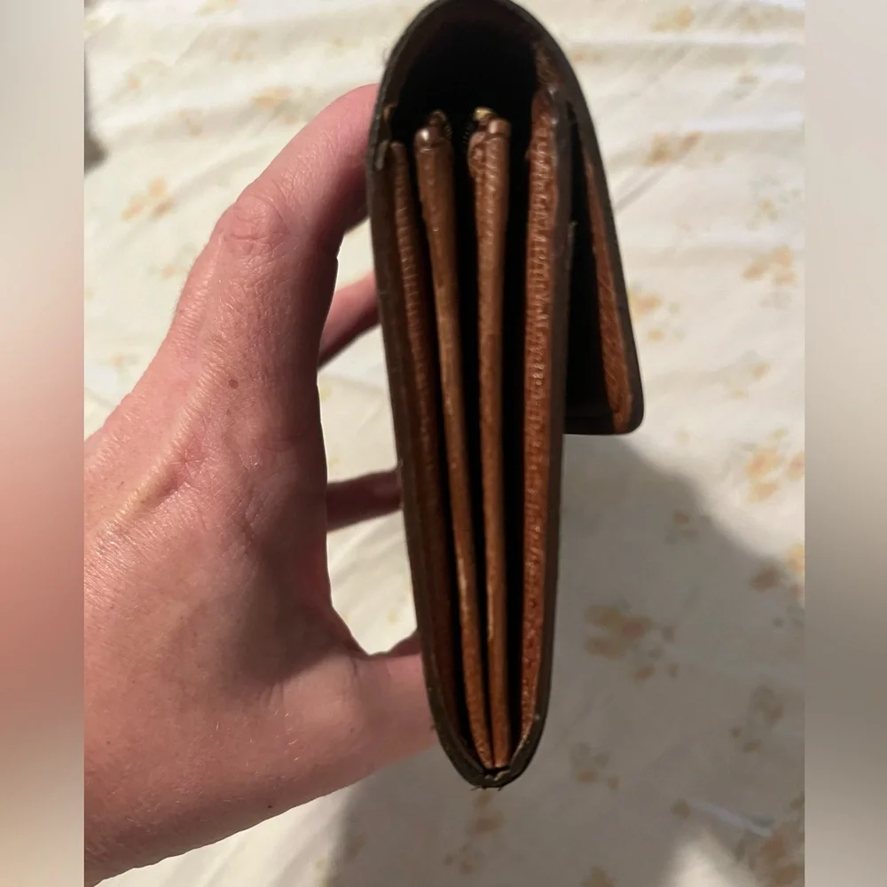 Louis Vuitton Black and Brown Monogram Wallet - Picture 3 of 12
